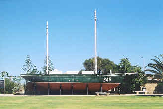 Fremantle Shipwreck museum ship.jpg (45042 bytes)